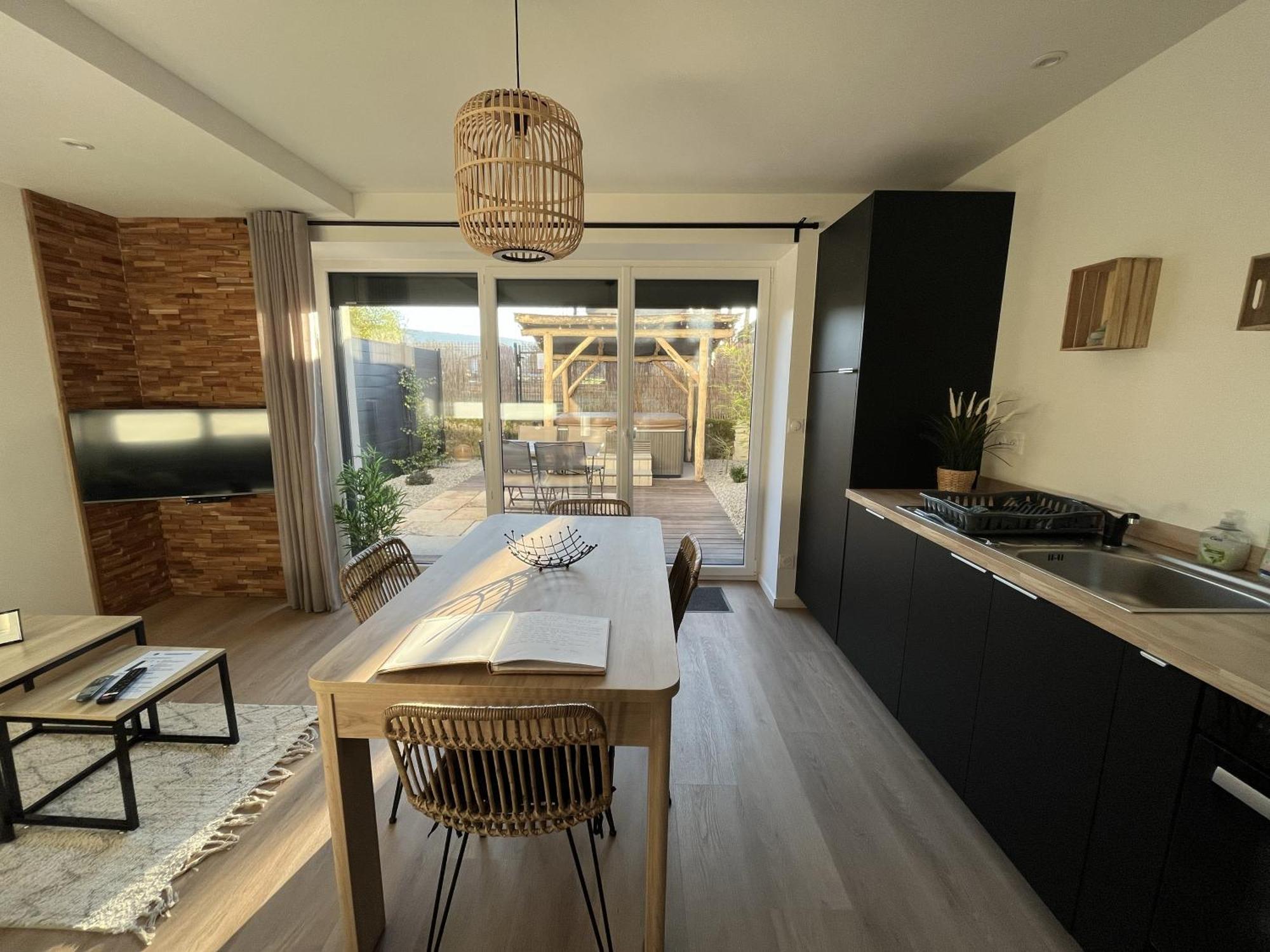 Chouzelot Sejour Detente - Appart'Hotel N 1 Avec Jaccuzi, Piscine Et Petit-Dejeuner מראה חיצוני תמונה