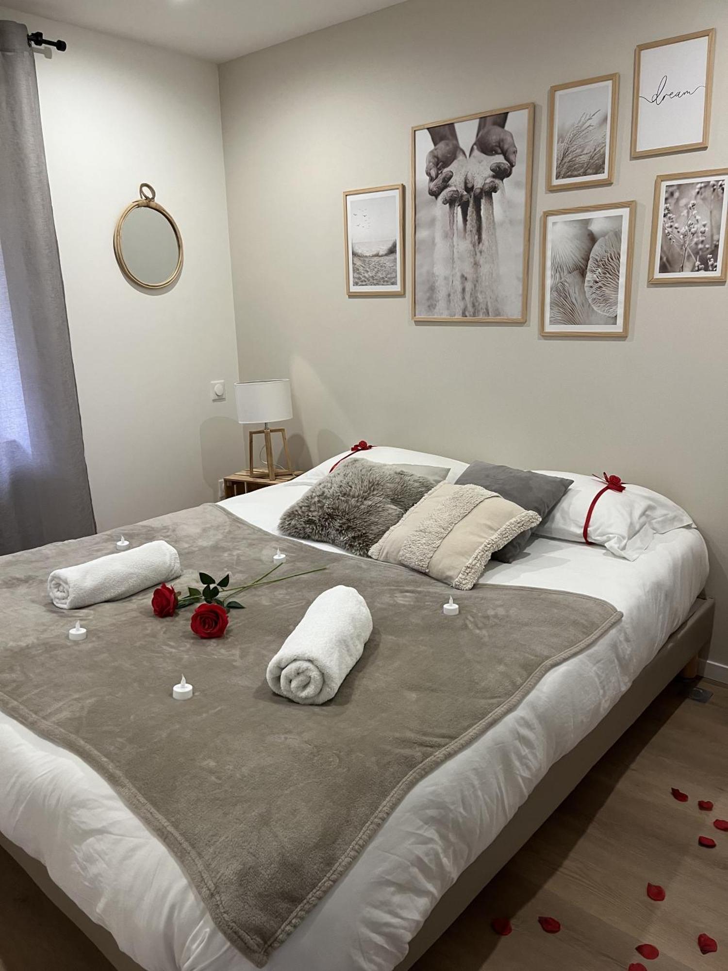 Chouzelot Sejour Detente - Appart'Hotel N 1 Avec Jaccuzi, Piscine Et Petit-Dejeuner מראה חיצוני תמונה