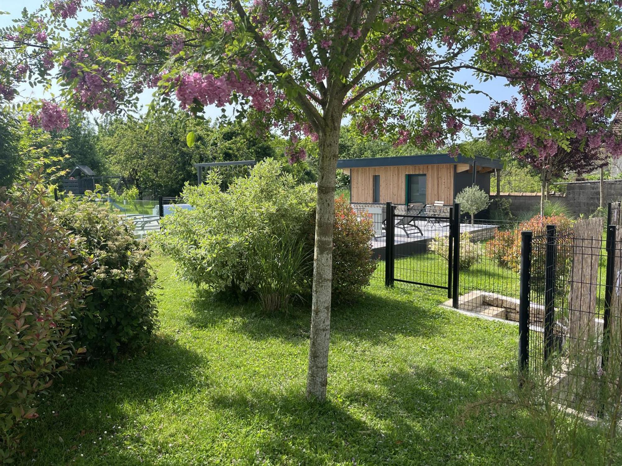 Chouzelot Sejour Detente - Appart'Hotel N 1 Avec Jaccuzi, Piscine Et Petit-Dejeuner מראה חיצוני תמונה