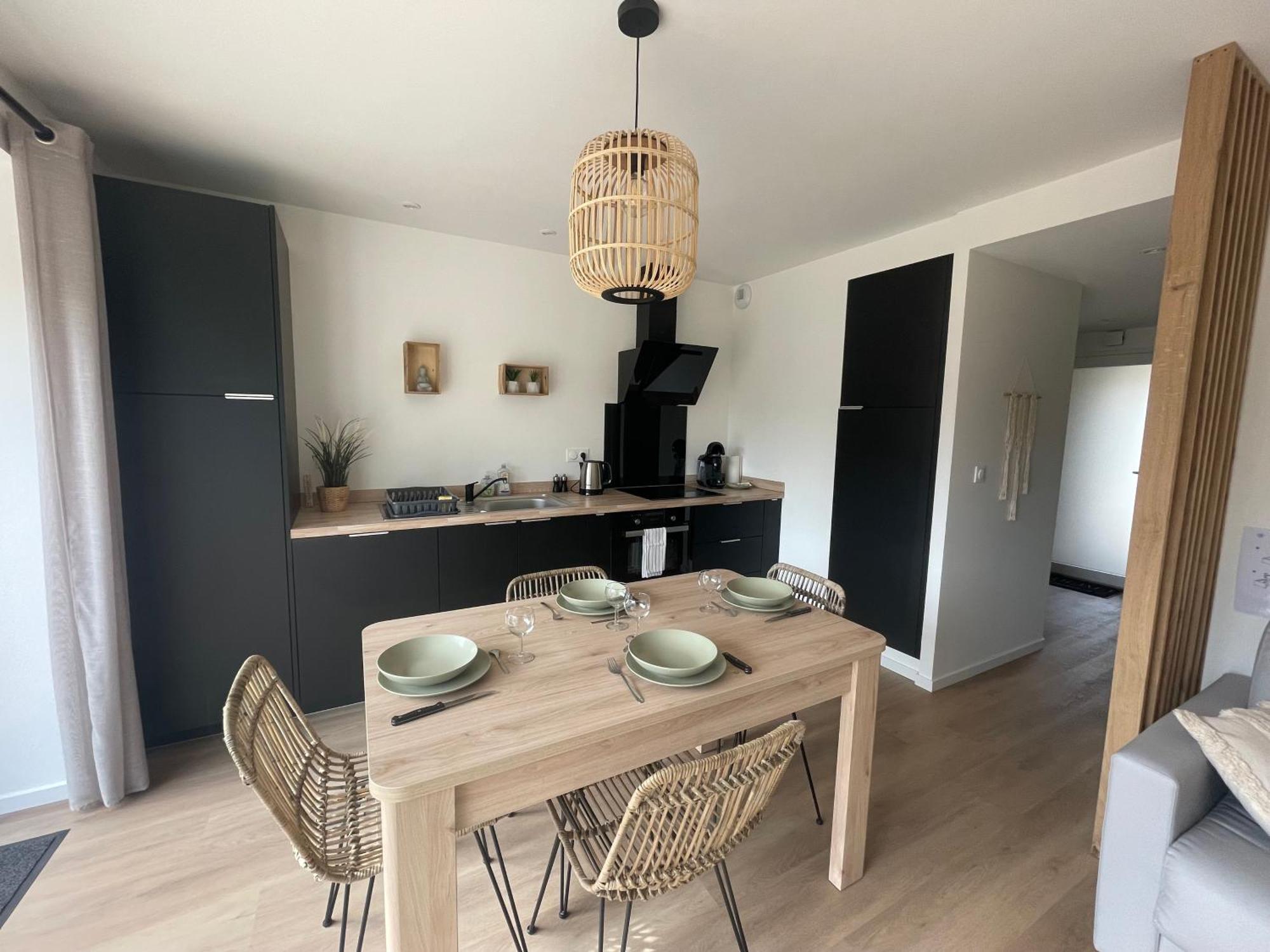Chouzelot Sejour Detente - Appart'Hotel N 1 Avec Jaccuzi, Piscine Et Petit-Dejeuner מראה חיצוני תמונה