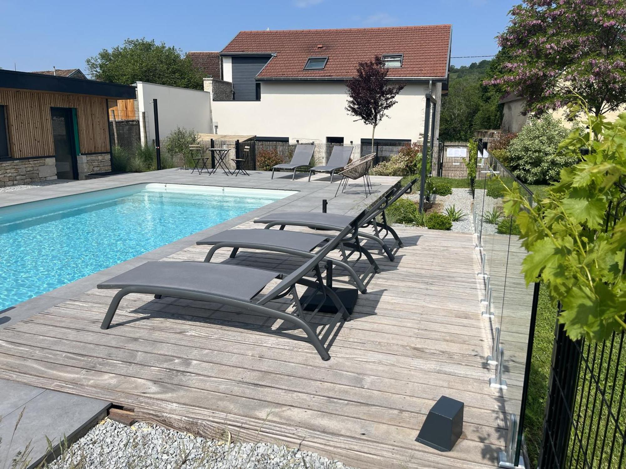 Chouzelot Sejour Detente - Appart'Hotel N 1 Avec Jaccuzi, Piscine Et Petit-Dejeuner מראה חיצוני תמונה